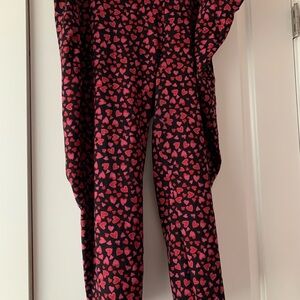 Torrid Red Heart Pattern Black Leggings